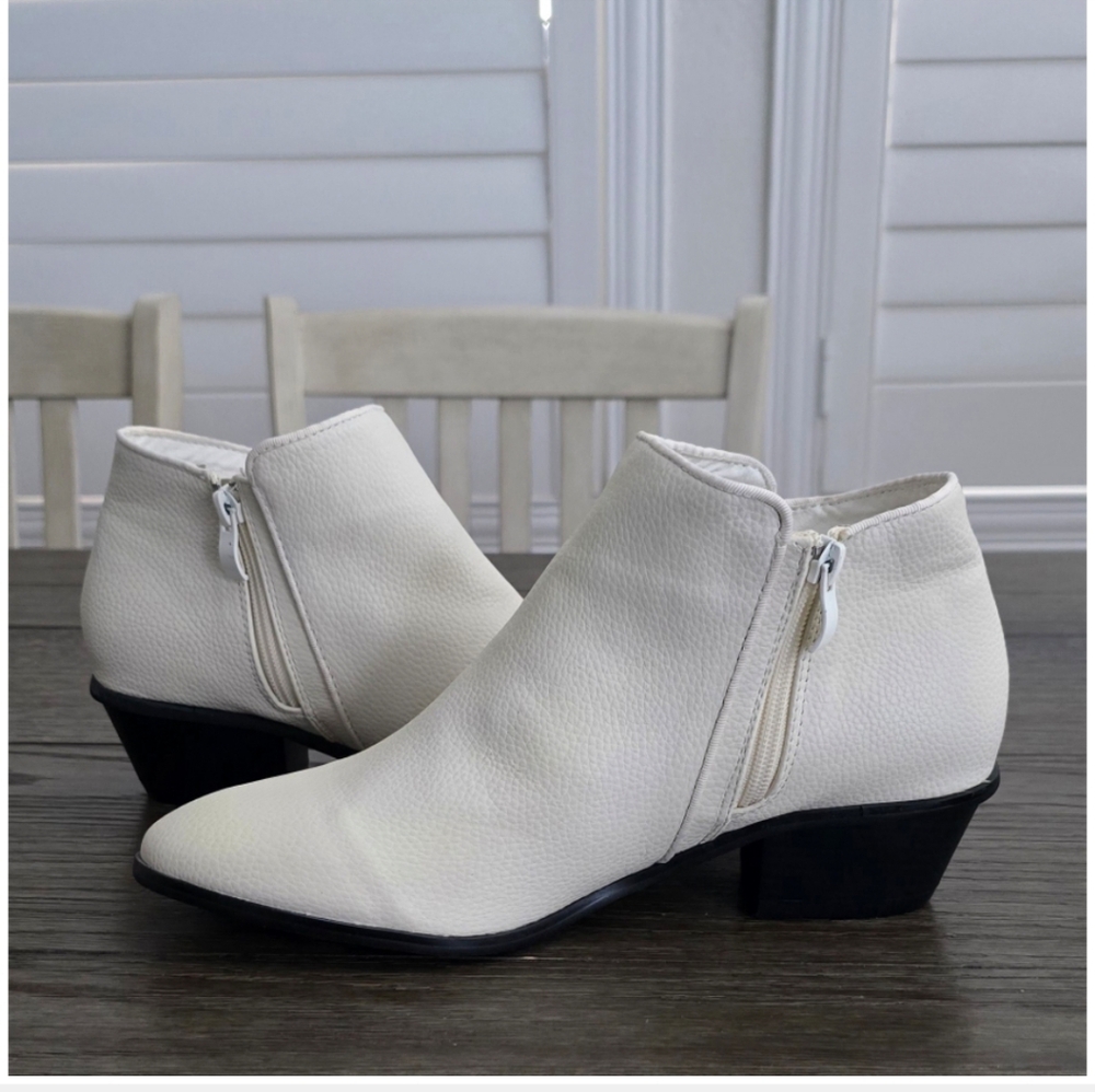 Boston Design Studio Off White Leather Ankle Booties for Women Size 10 - Picture 3 of 16